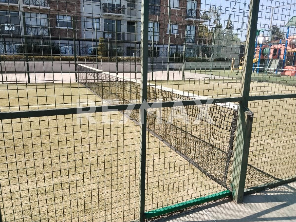 27 de 35: cancha padel