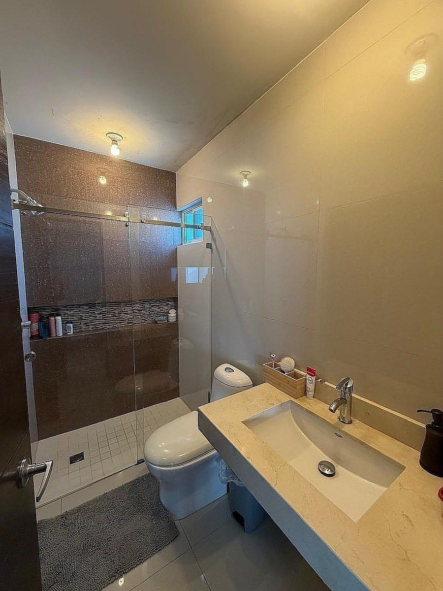 13 de 15: Baño recámara secundaria