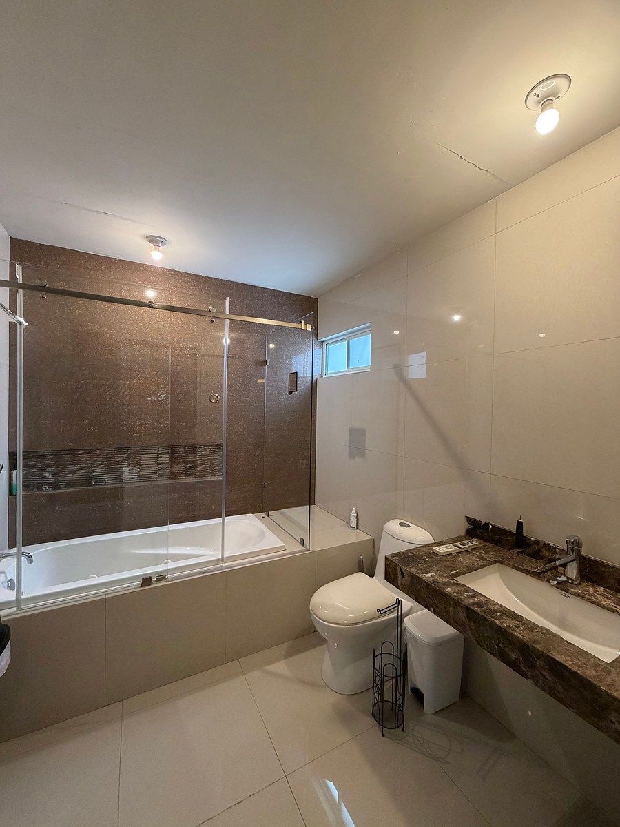 11 de 15: Baño recámara principal