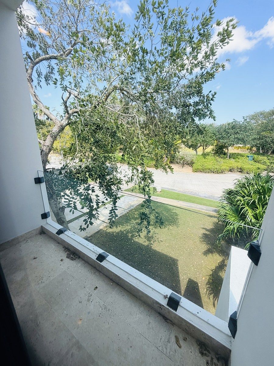 23 de 46: Balcón recámara principal