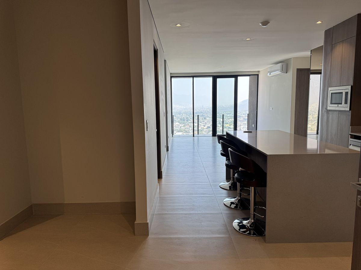 1 of 15: ENTRADA PRINCIPAL CON FLEX LADO IAZQUIERDO