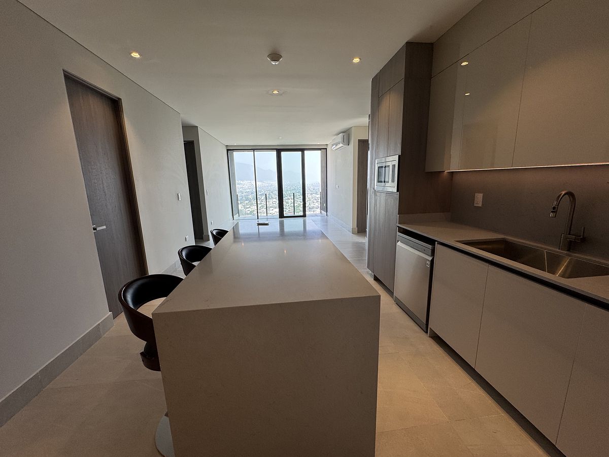 4 of 15: BARRA DE COCINA