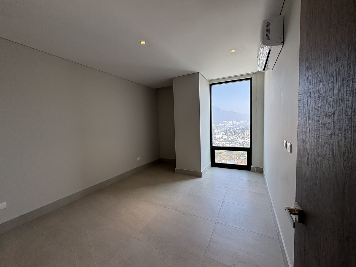 13 of 15: RECAMARA PRINCIPAL