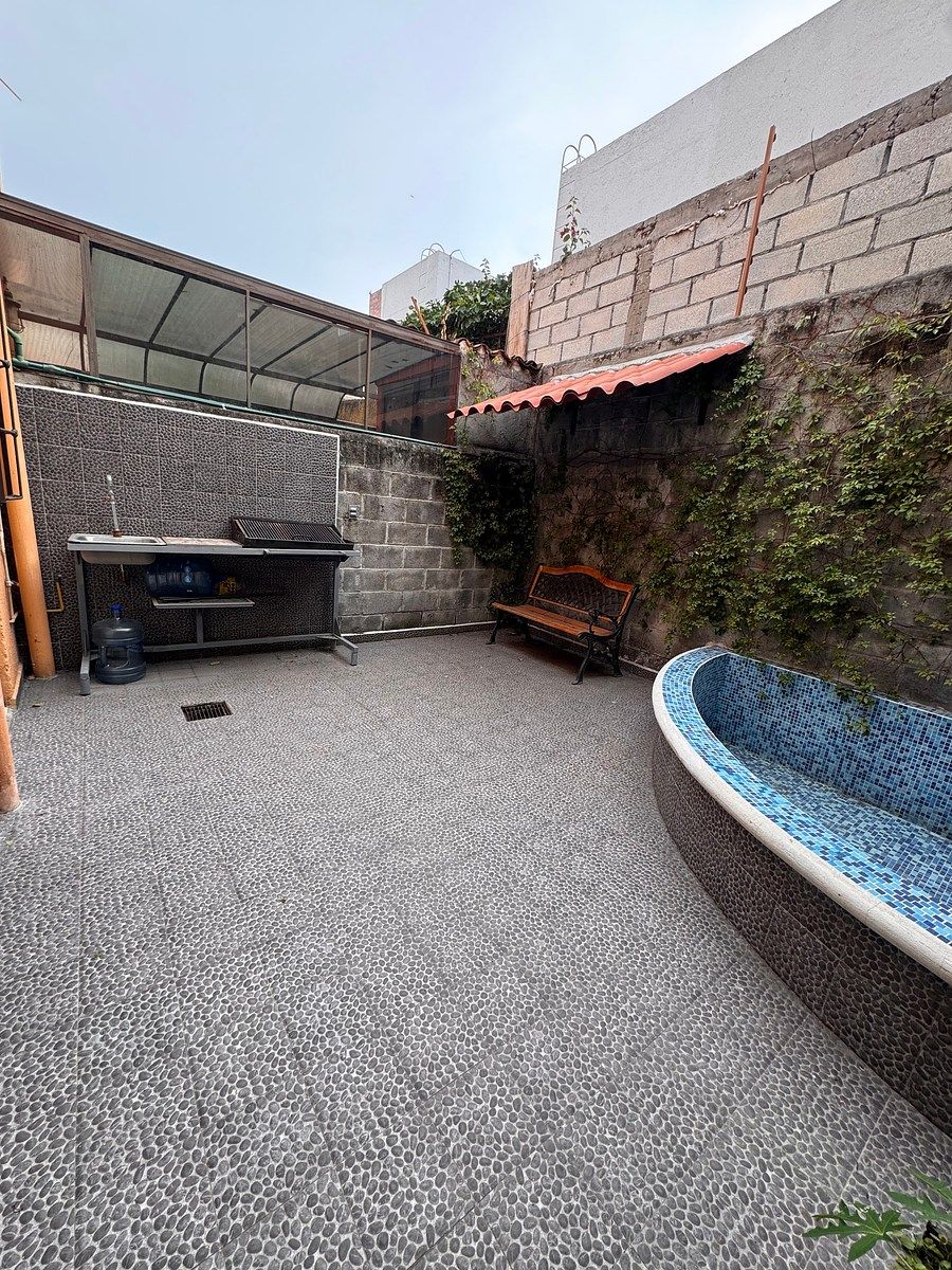 Patio, photo 10 of 11