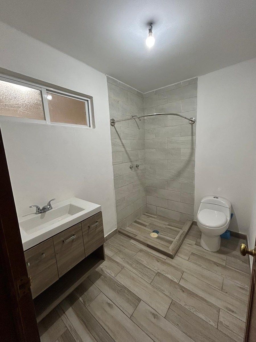 9 de 16: BAÑO RECAMARA PRINCIPAL