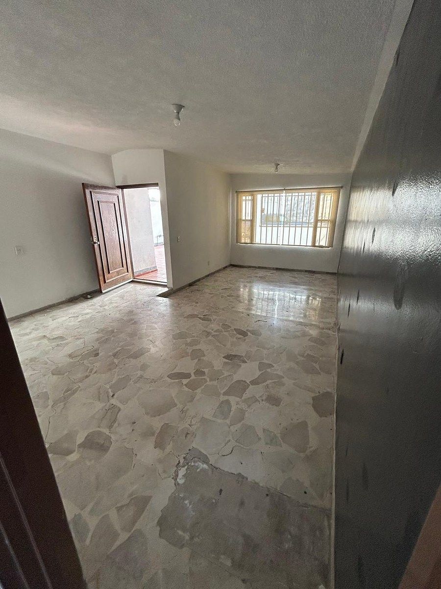 4 de 16: SALA COMEDOR