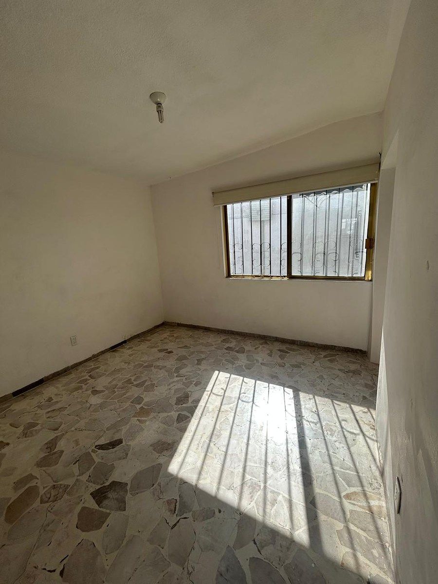 14 de 16: SALA DE TV O 3RA RECAMARA