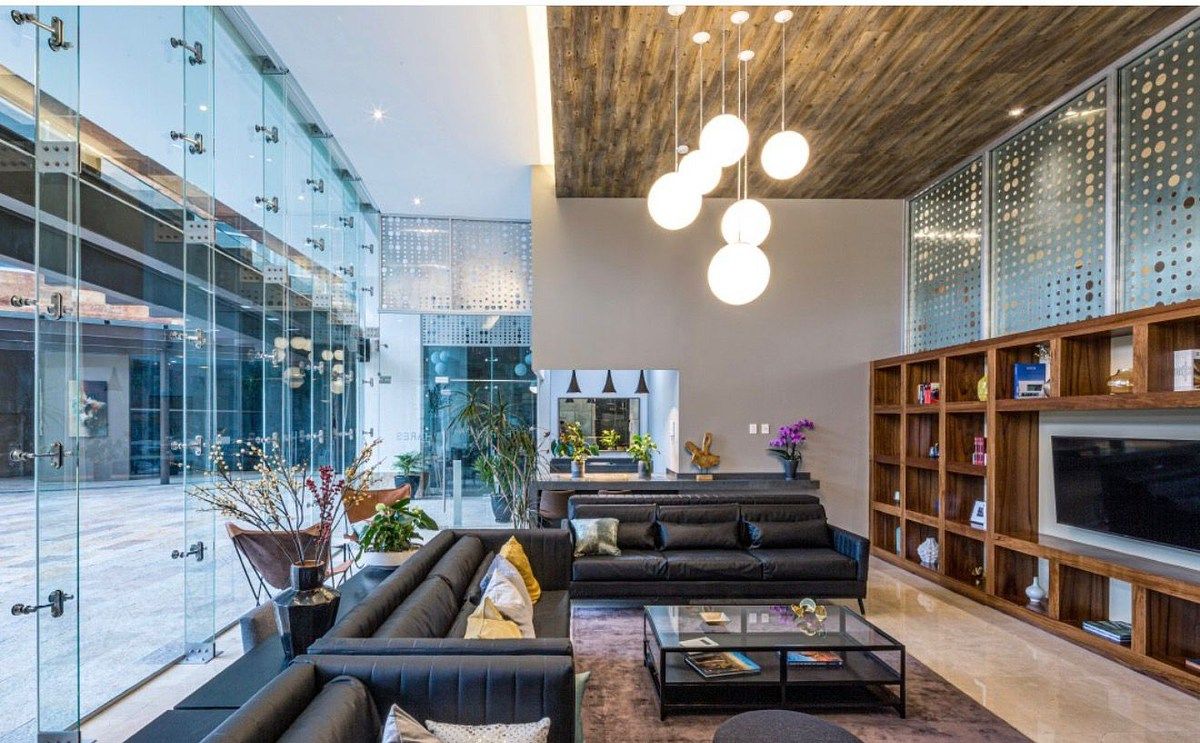 22 de 24: SALON DE ADULTOS