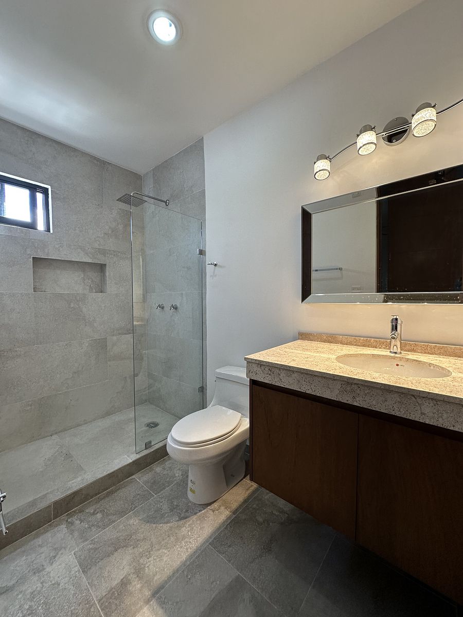 12 de 17: Baño 
Habitación principal