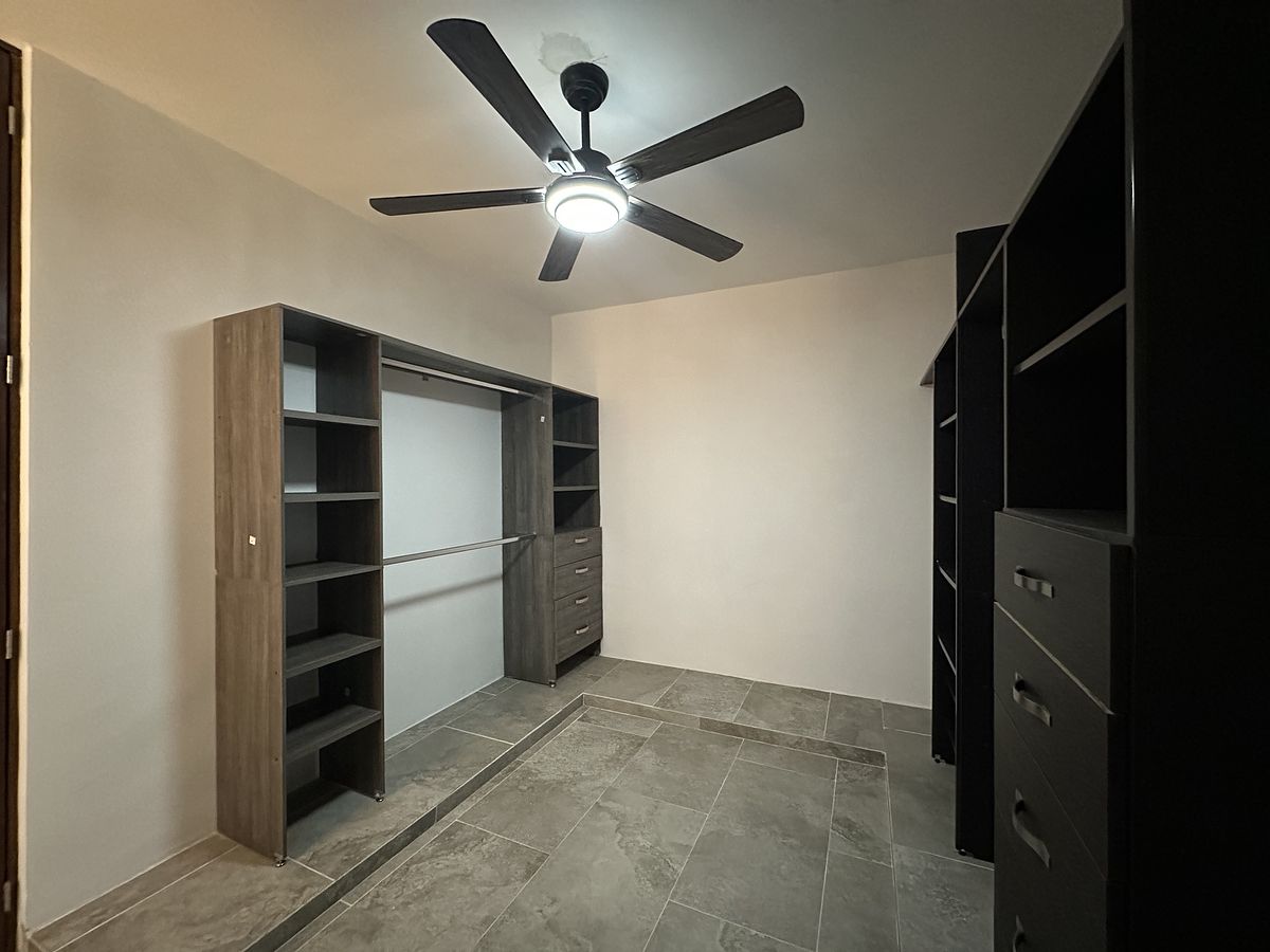 11 de 17: Vestidor
Habitación principal