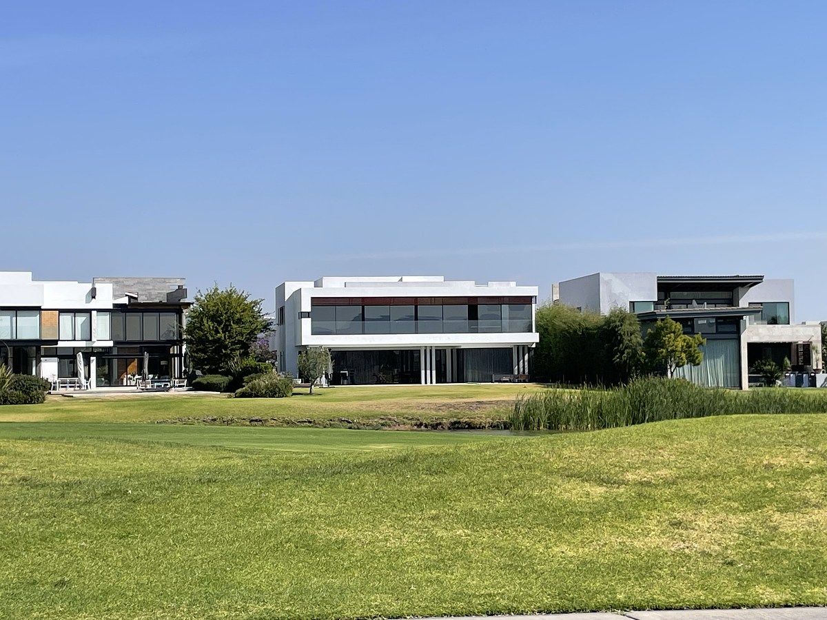 10 de 13: Espectacular vista al lago y campo