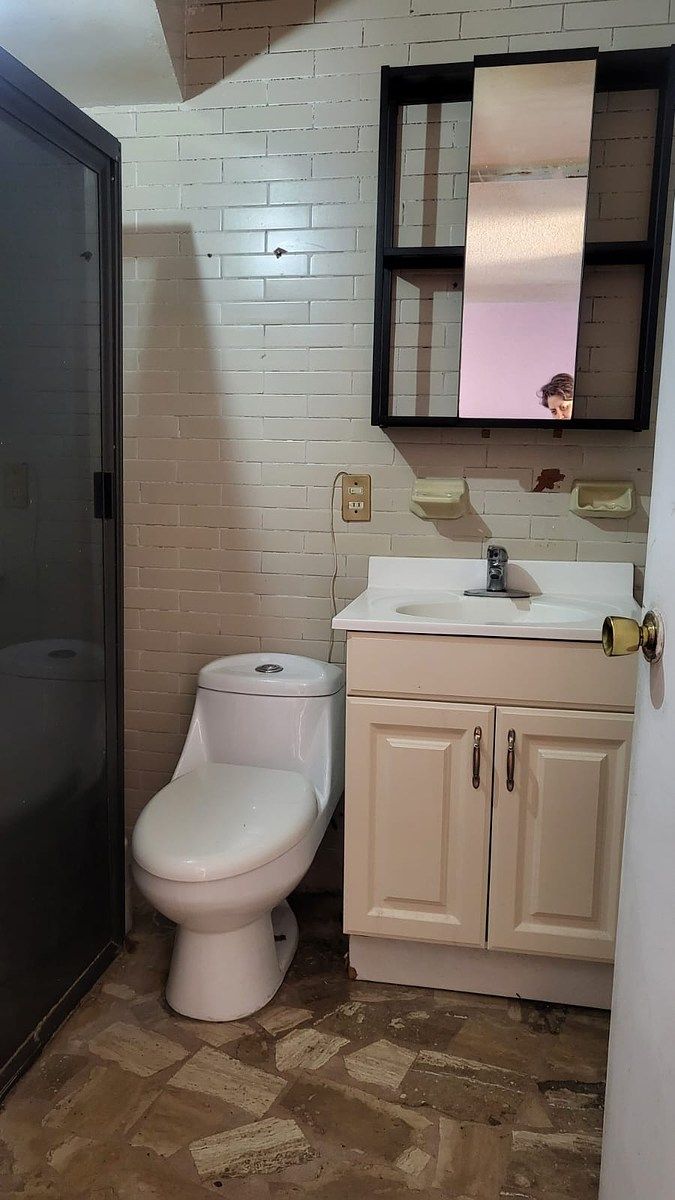 9 of 11: Baño Completo