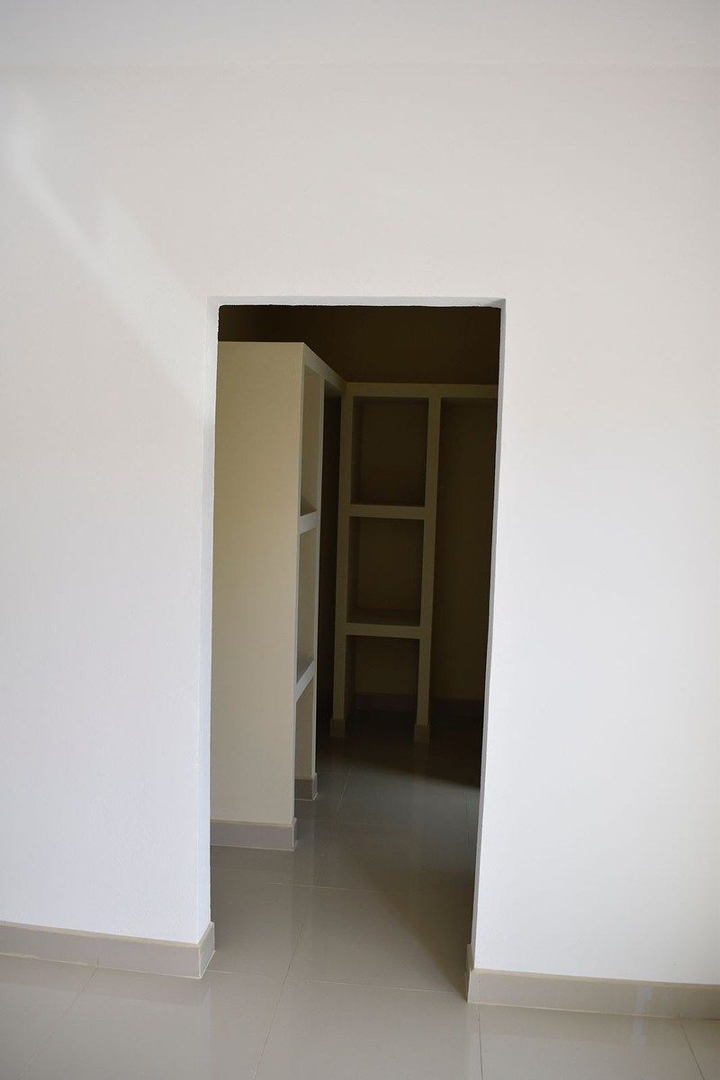 9 of 11: Closet recámara principal