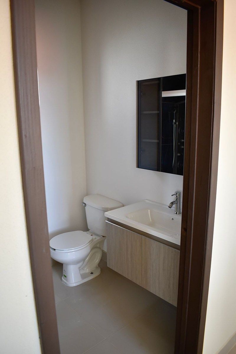 10 of 11: Baño recámara principal