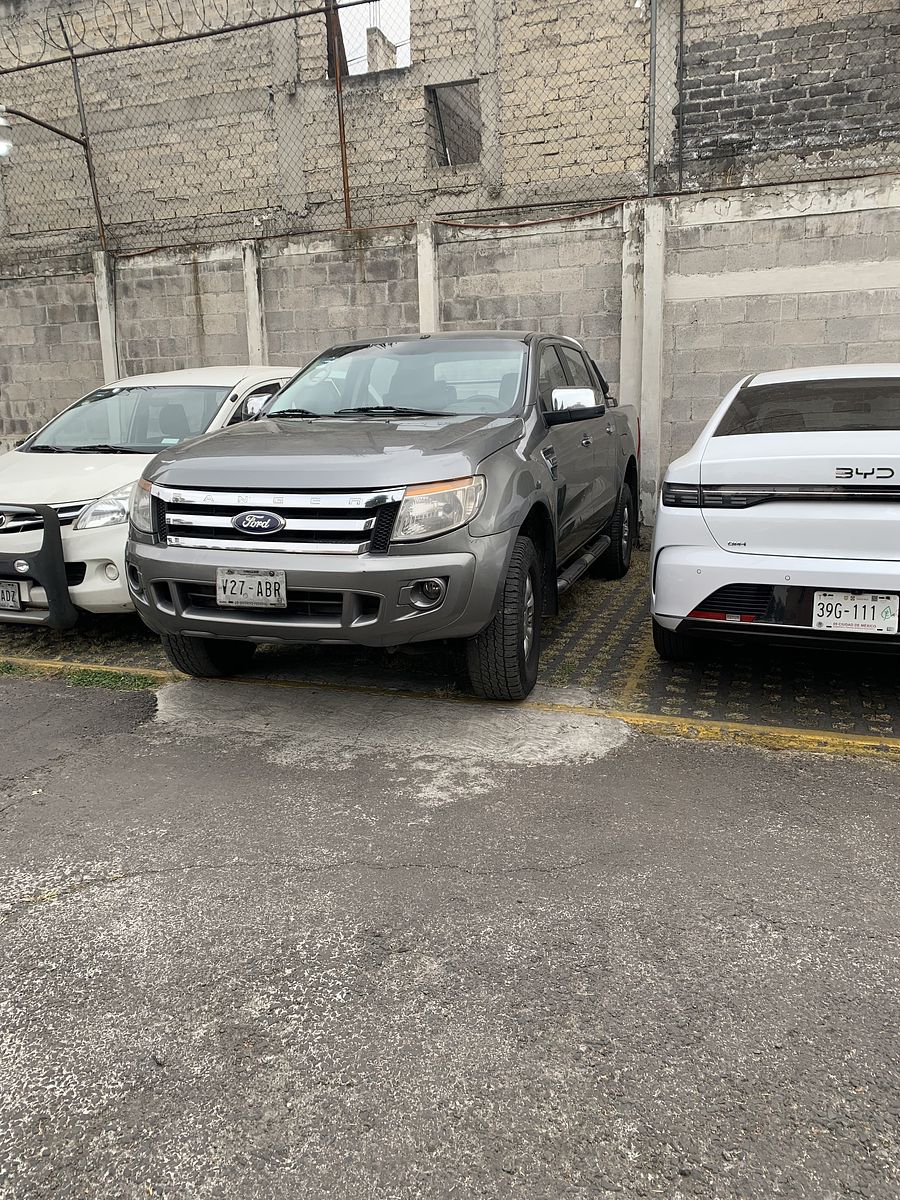 12 de 13: Estacionamiento