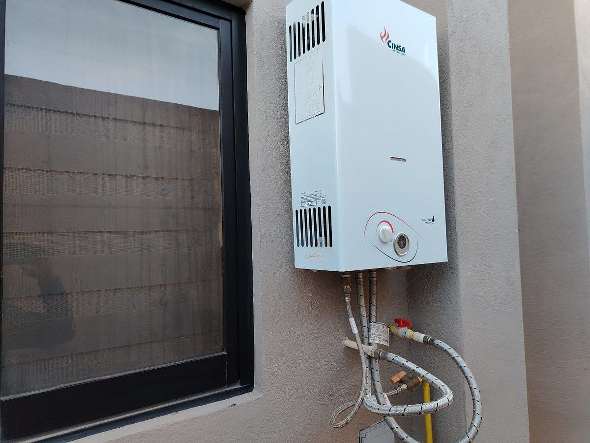 14 of 17: Equipamiento