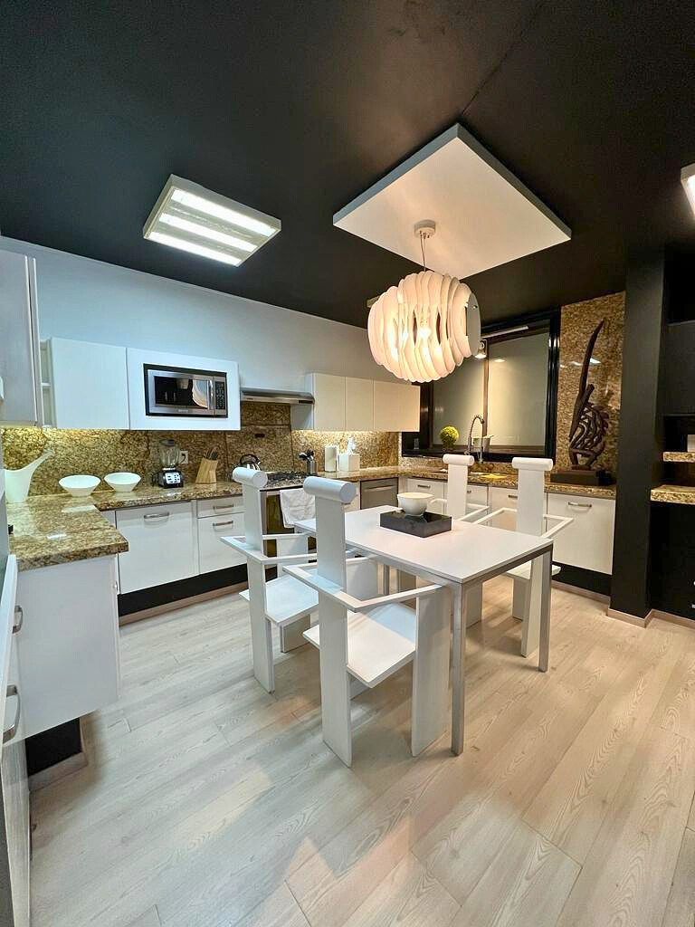 3 de 18: Cocina comedor