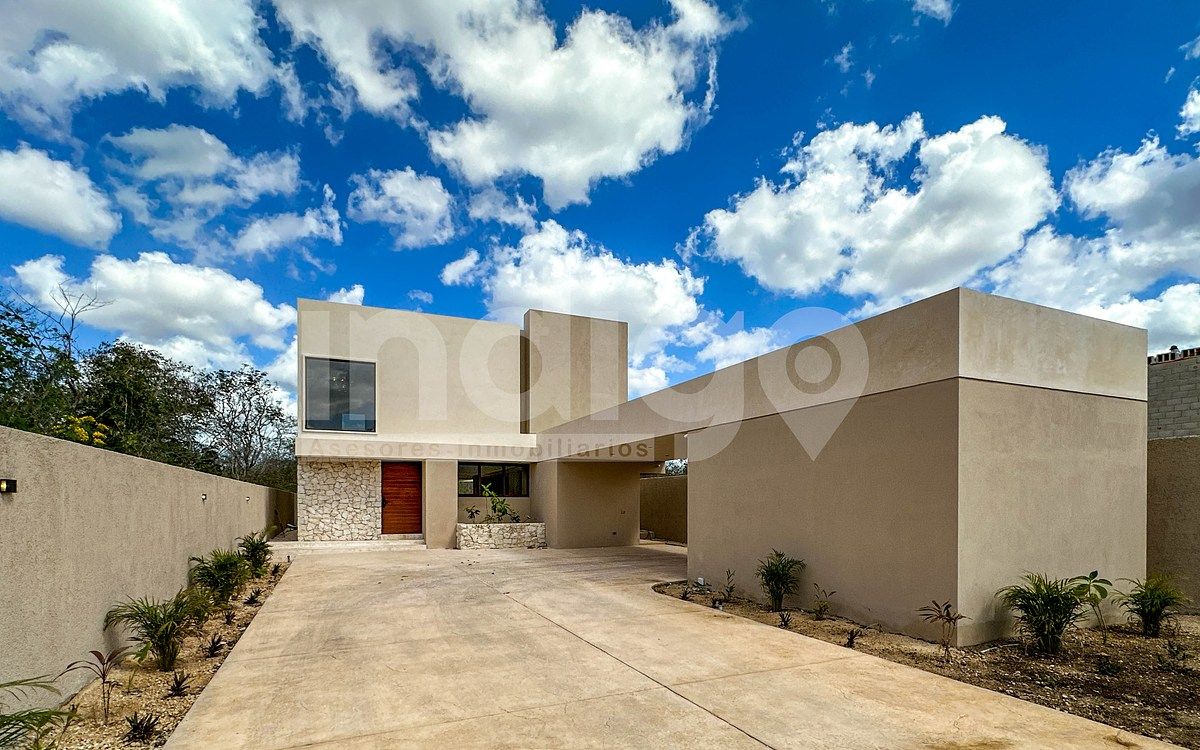Casa en Venta en Mérida en Privada Provincia con Campo de Golf