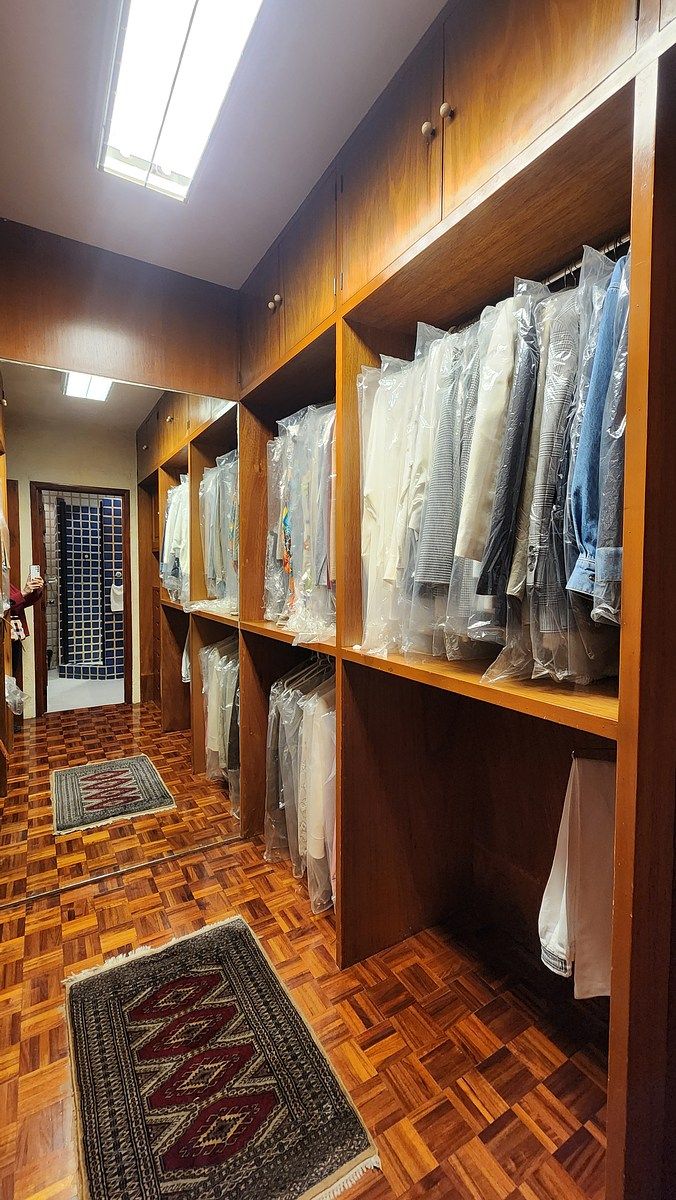 16 of 37: Vestidor recámara 1