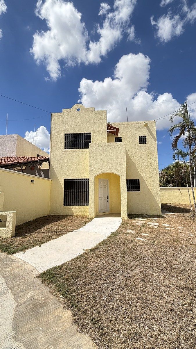 1 de 34: fachada principal