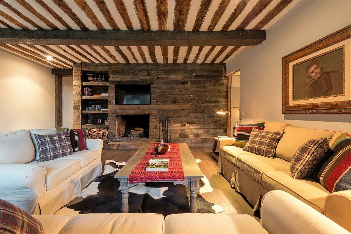 7 of 29: Cuarto de tele 2