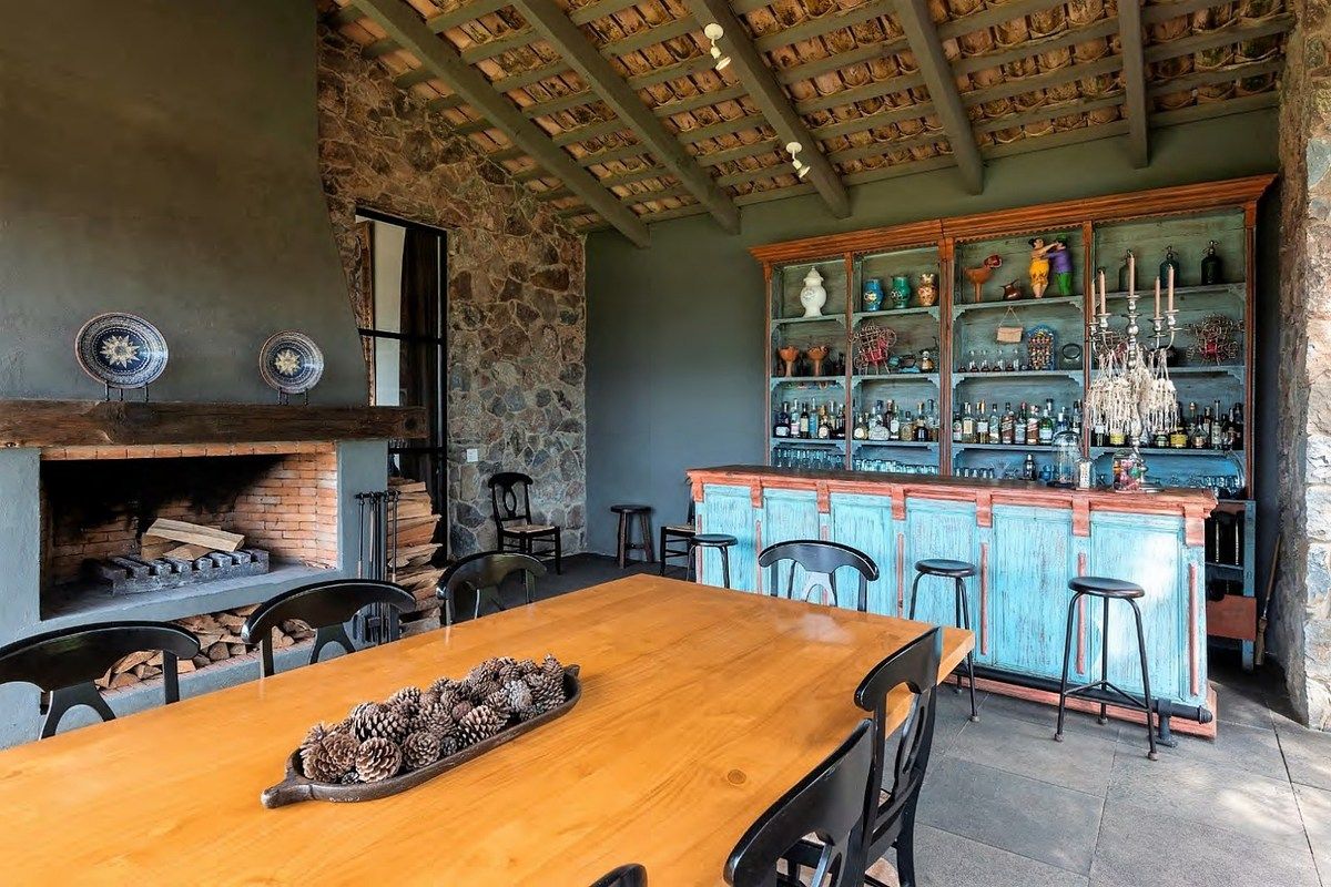 8 of 29: Comedor interior