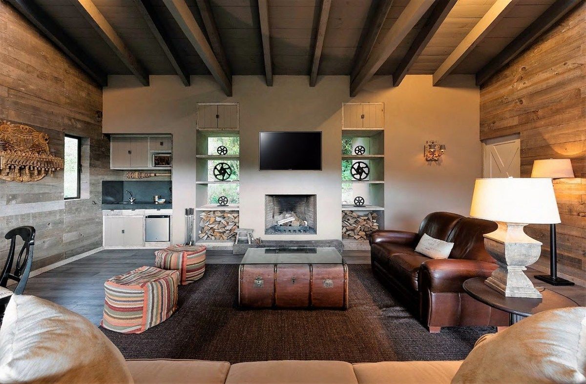 18 of 29: Sala con Cocineta Búngalow 1