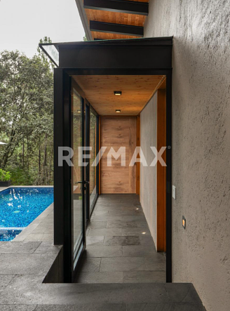 13 de 29: Acceso a recámaras principales