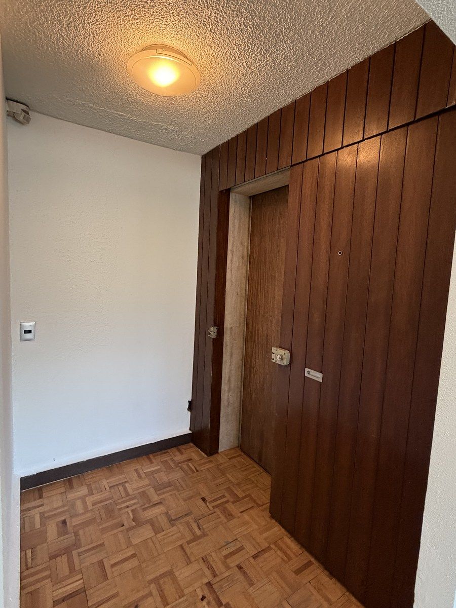 3 de 18: ACCESO DESDE EL ELEVADOR