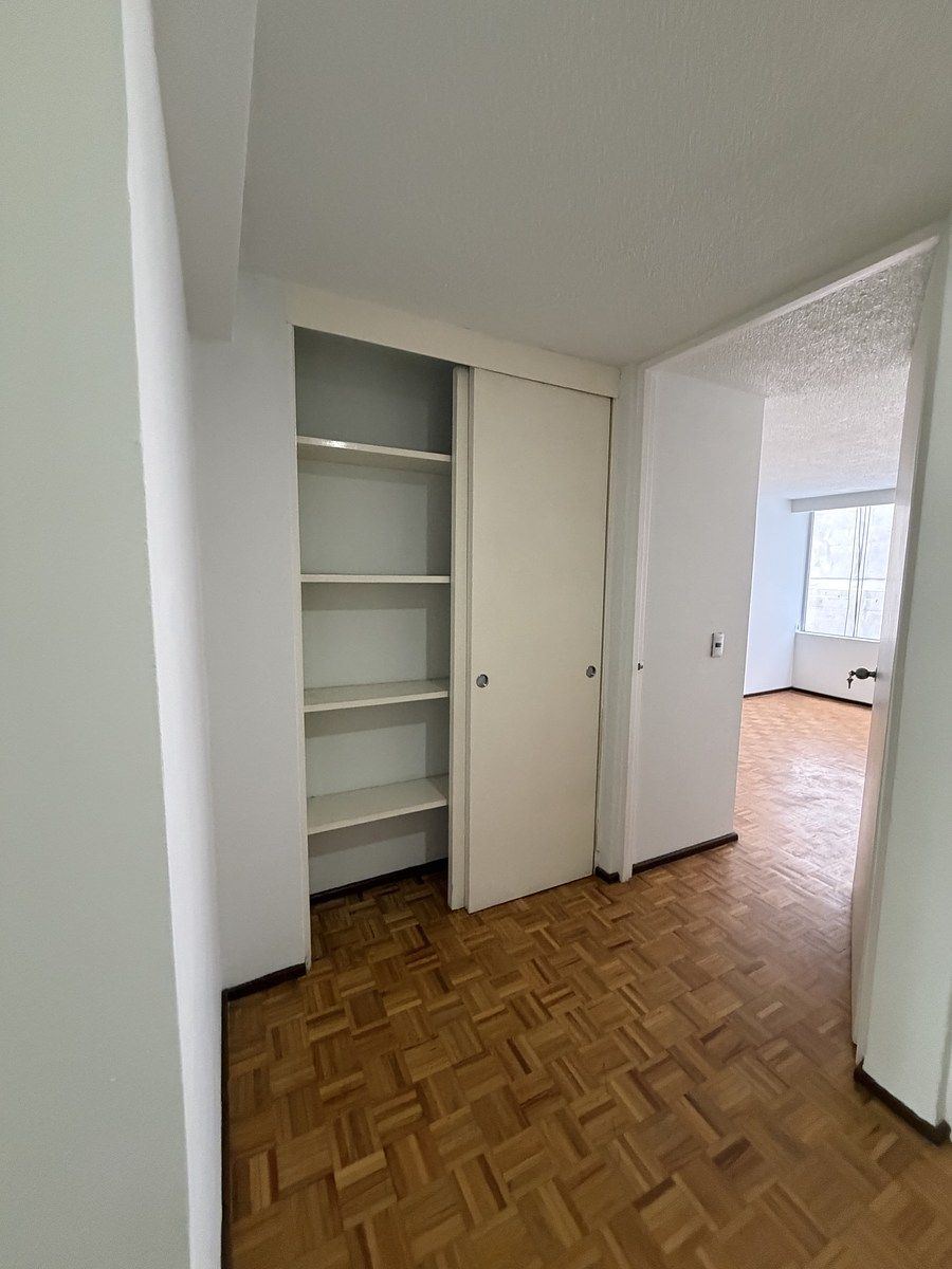 16 de 19: CLOSET DE BLANCOS