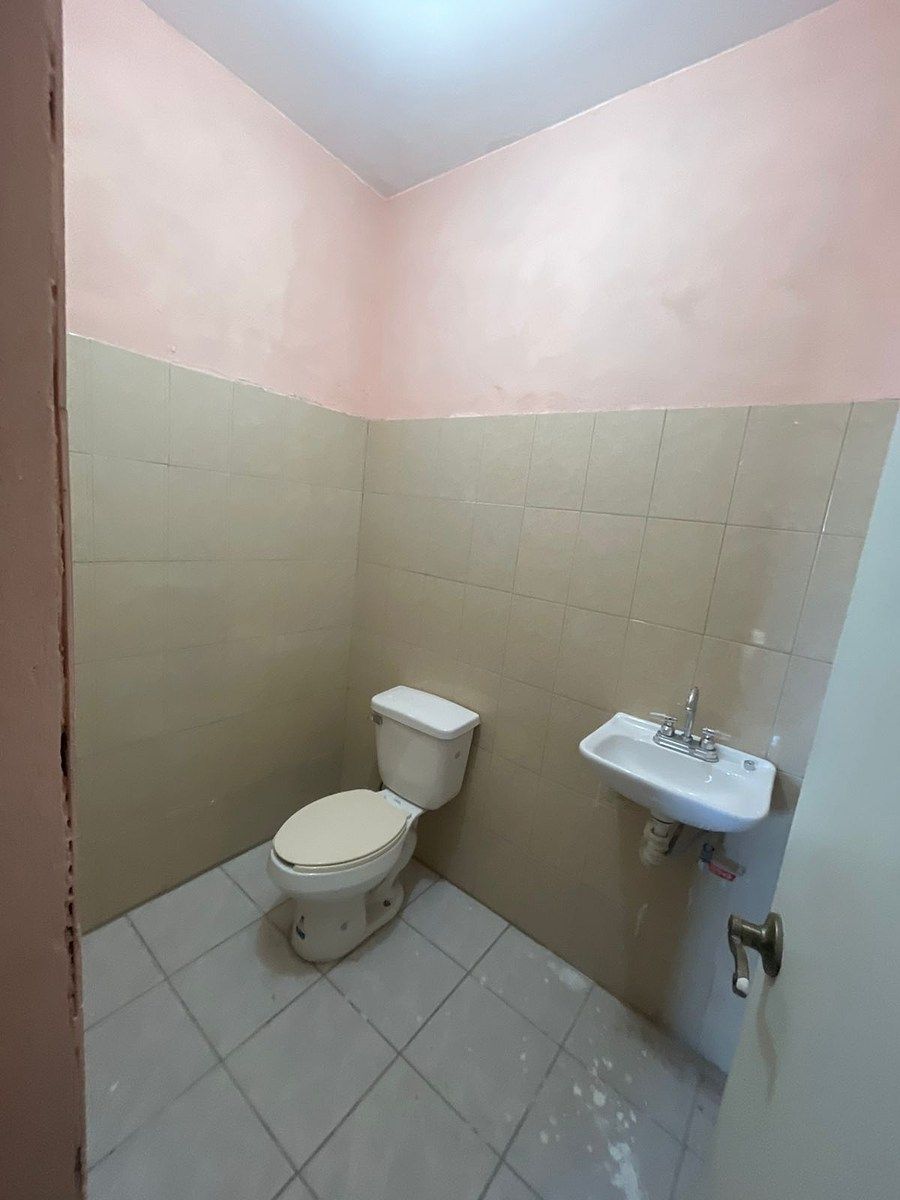 22 de 23: Medio Baño