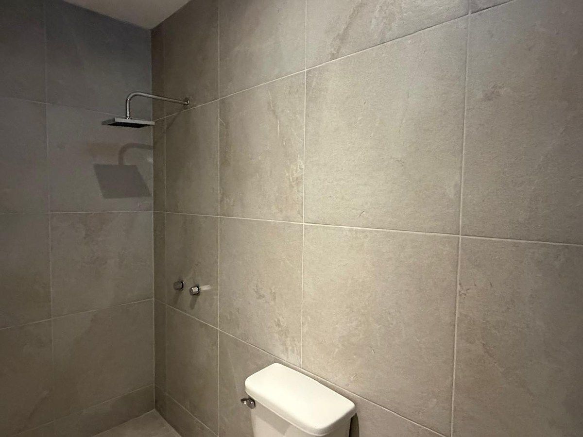 26 de 27: Cuarto de Servicio Baño