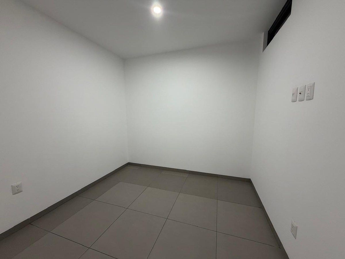 23 de 24: Cuarto de Servicio