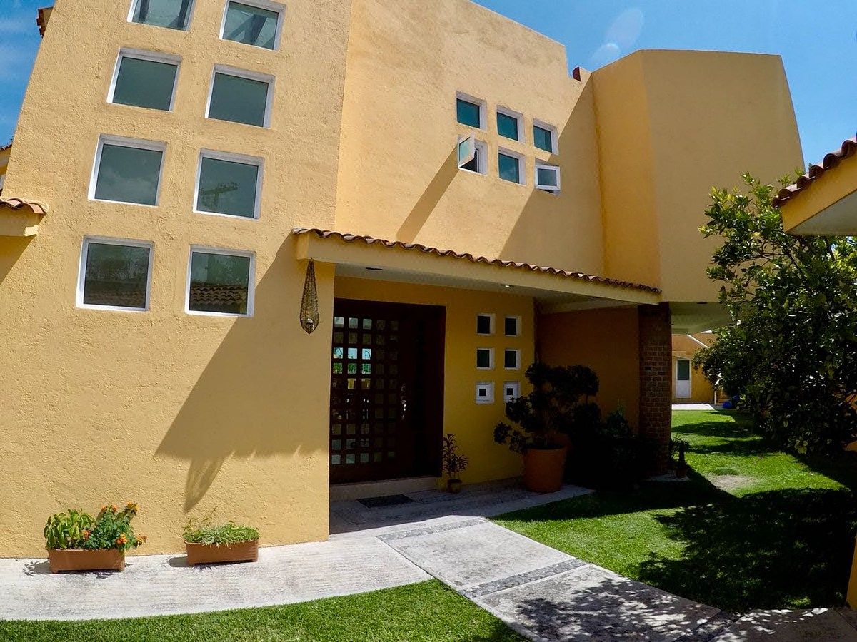 Casa en Jacarandas Oaxtepec 750 m² con Alberca y Jardín Privado