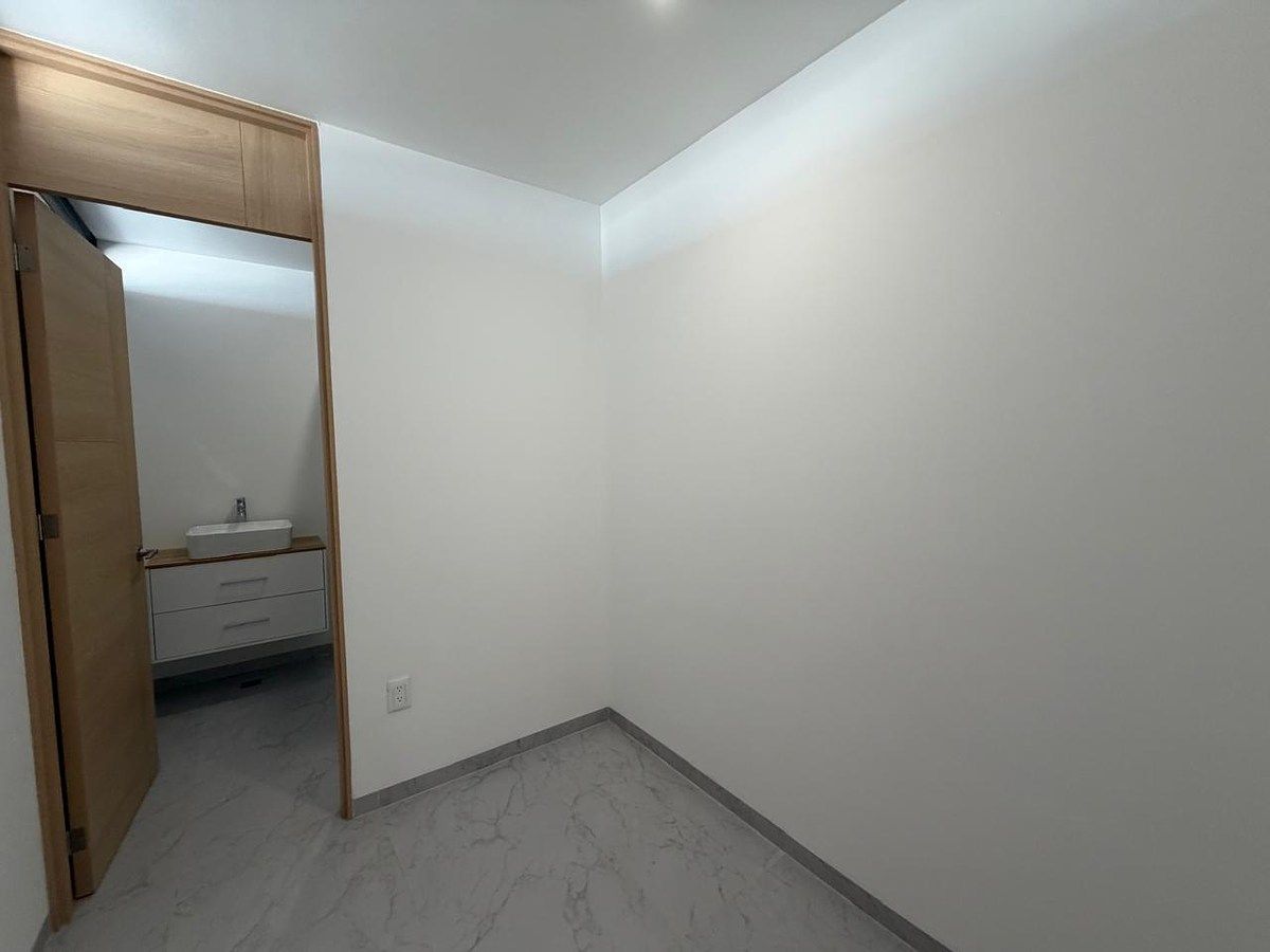 24 de 25: Cuarto de Servicio