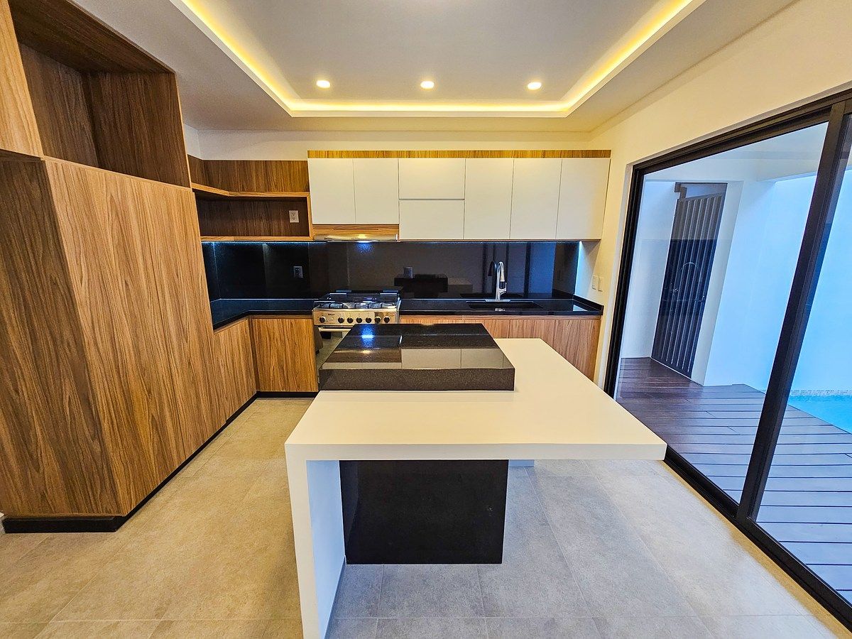 8 de 32: Cocina de noche