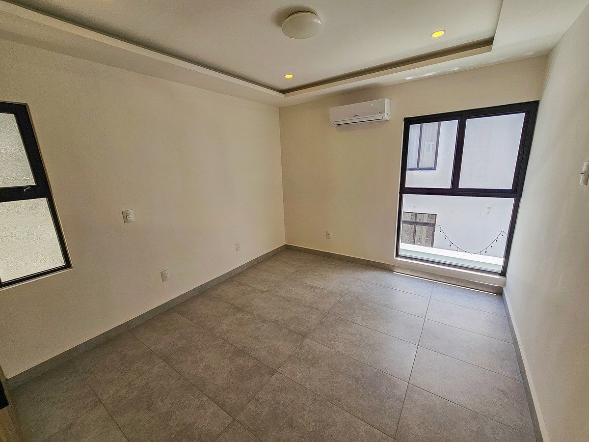 24 de 32: Recámara 2