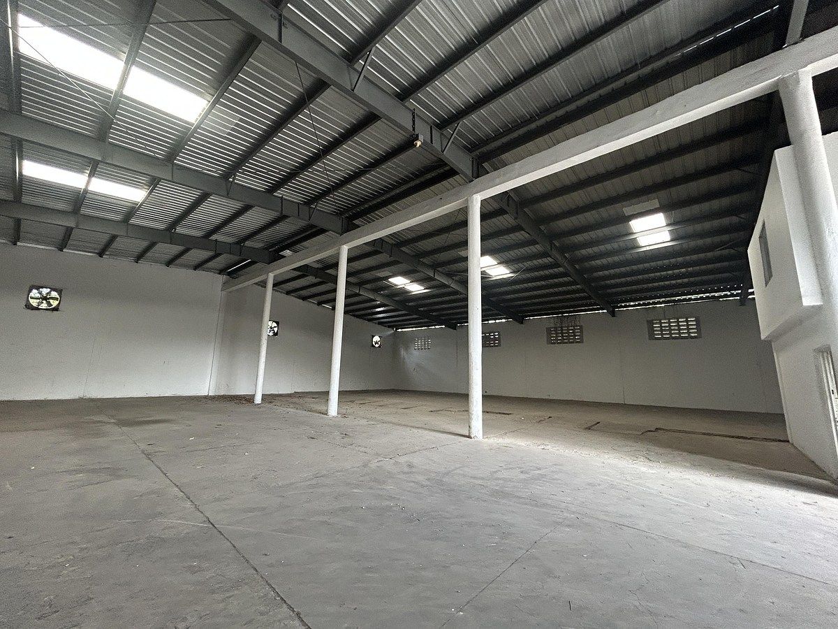 Nave en Santo Domingo Este, foto 4 de 19