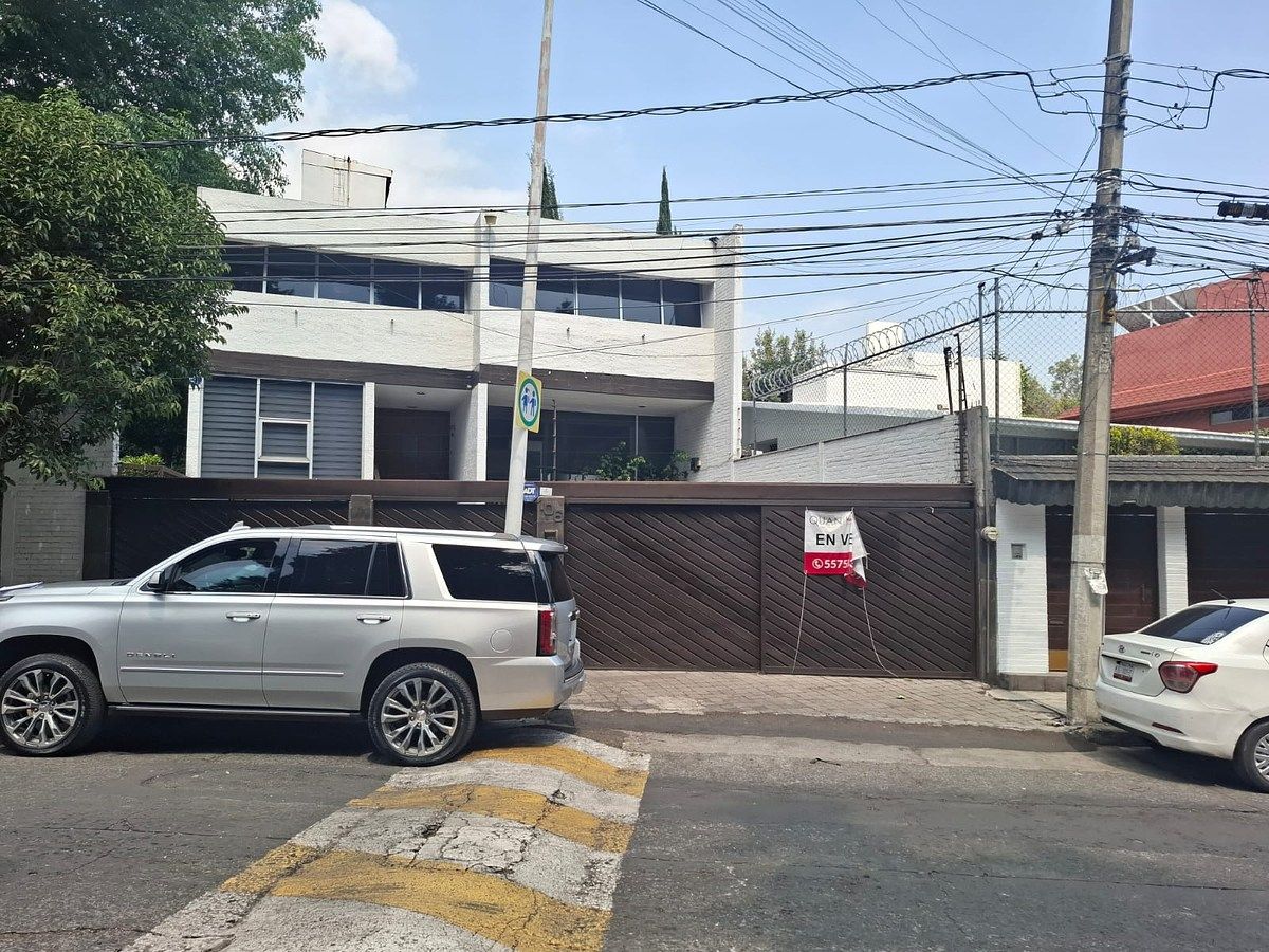 CASA EN VENTA EN LA COLONIA LOMAS HIPÓDROMO, FRENTE AL COLEGIO IRLANDÉS - foto 1