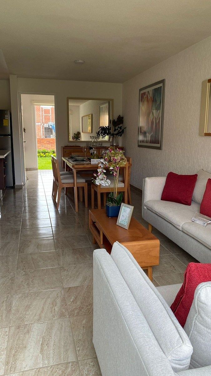 18 de 20: Vista de la sala y comedor