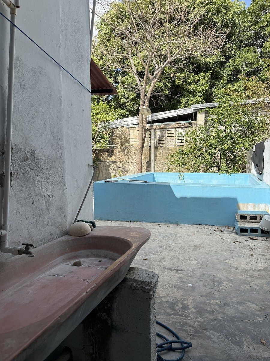 20 de 30: batea  (yuc) o tallador