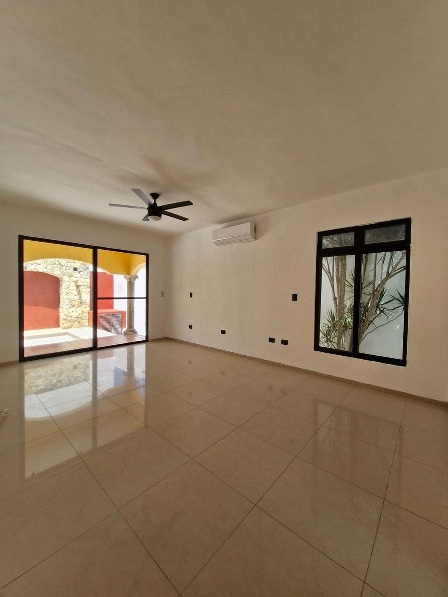 13 of 25: Recámra principal en planta baja