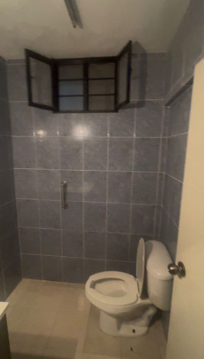 17 de 21: BAÑO PLANTA ALTA