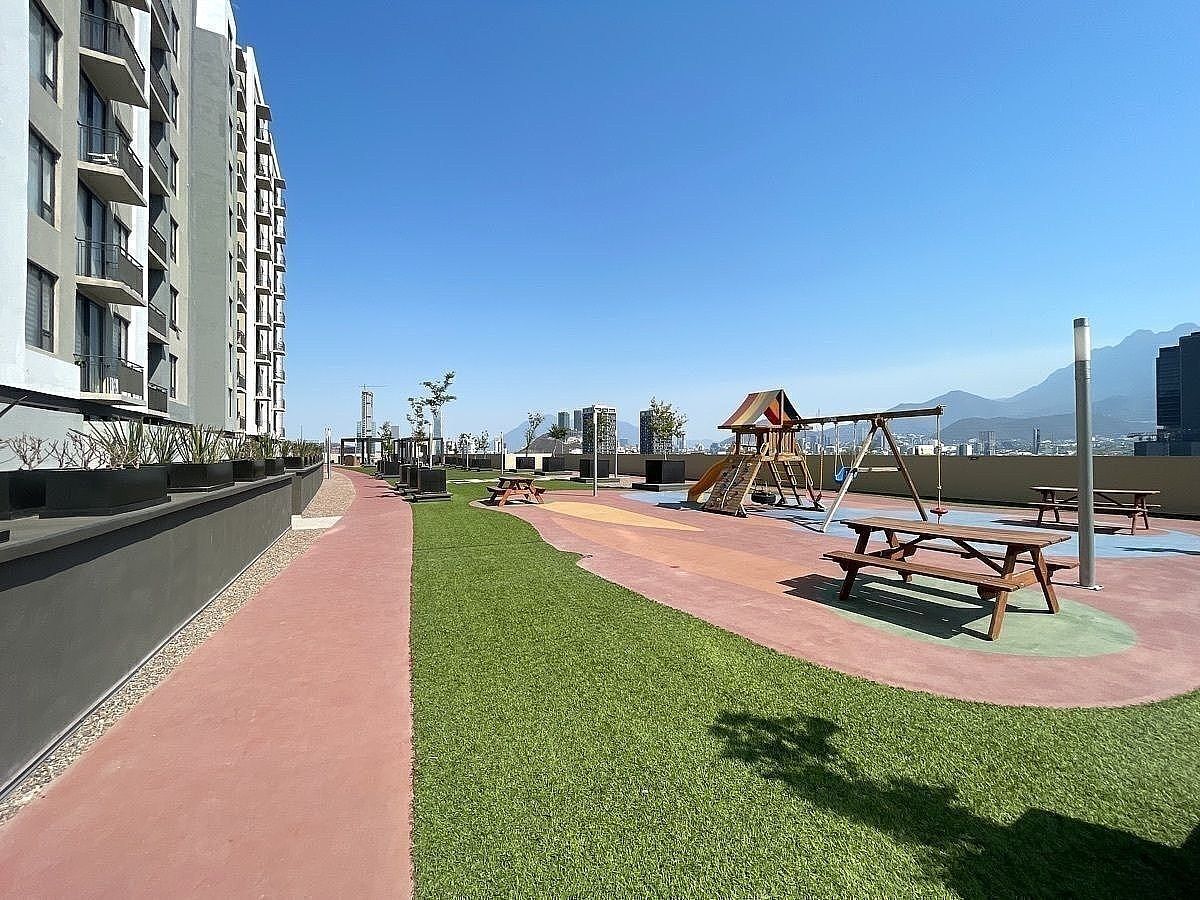 16 of 20: Juegos Infantiles