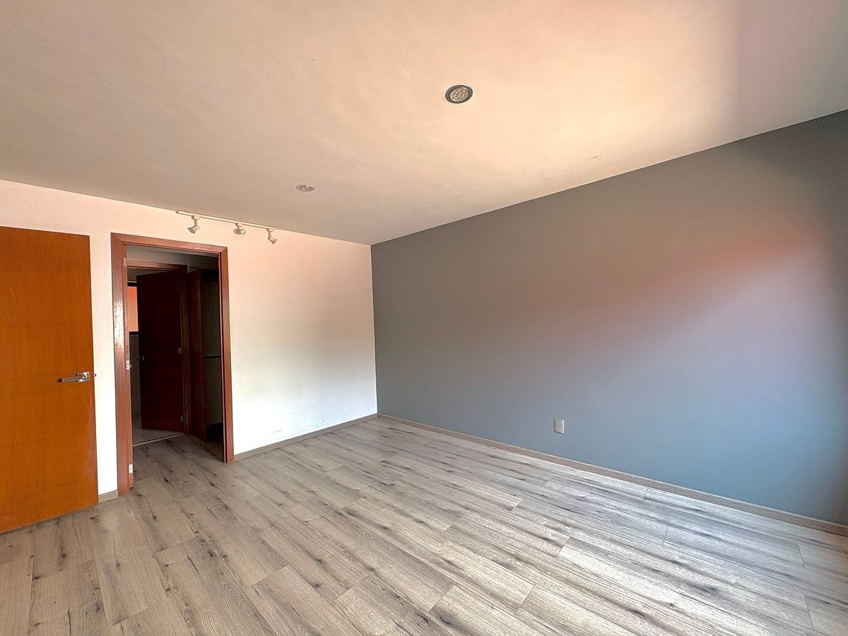 4 de 22: Amplia Recámara principal