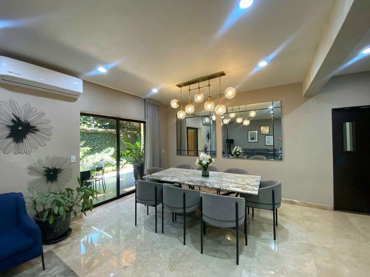 10 de 43: Acceso a terraza desde comedor