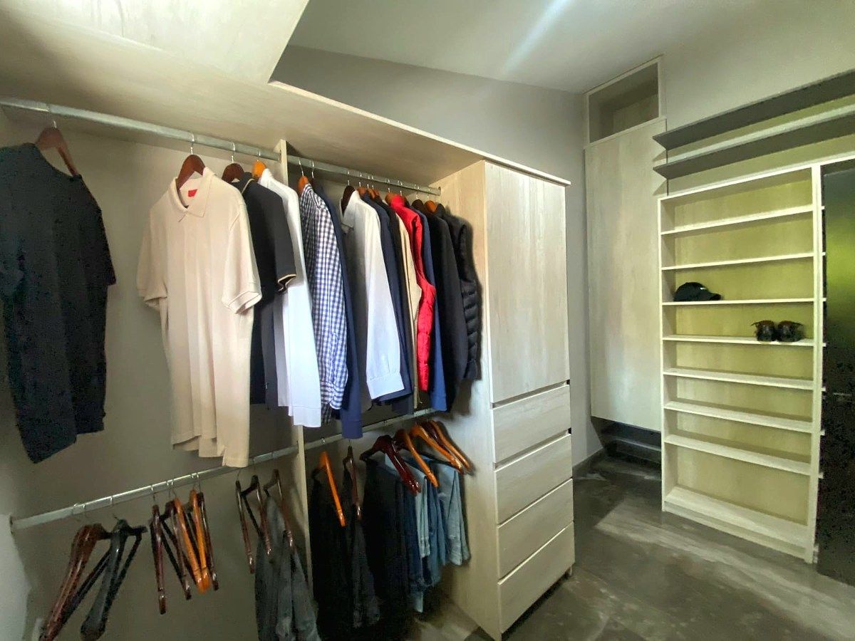 34 de 43: Walking closet recámara principal
