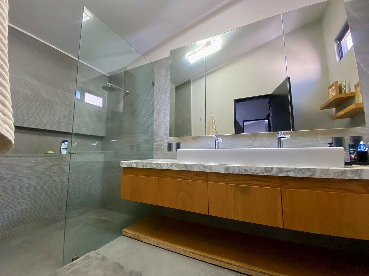 37 de 43: Baño recámara principal