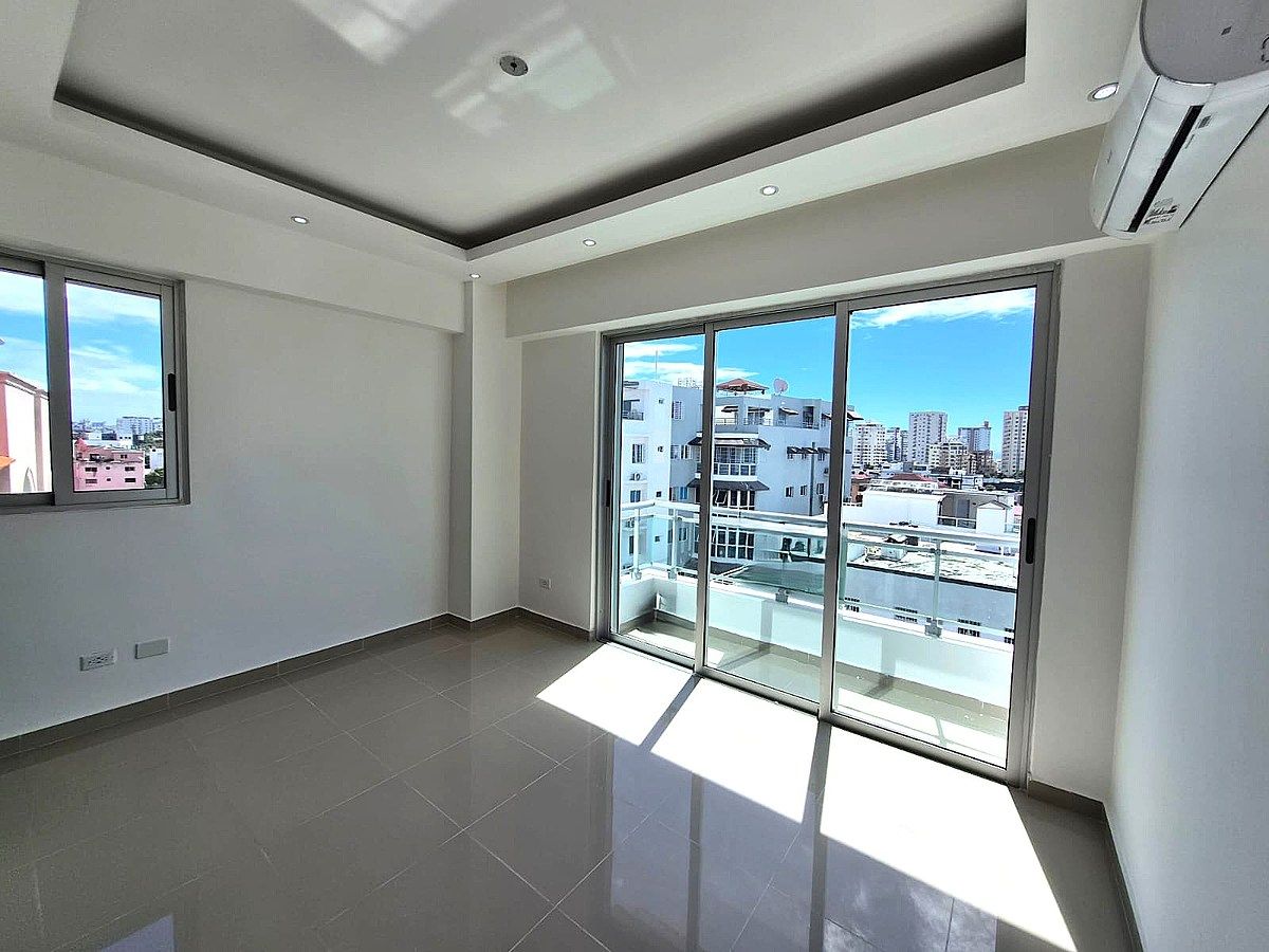 9 de 27: Balcón Habitación Principal