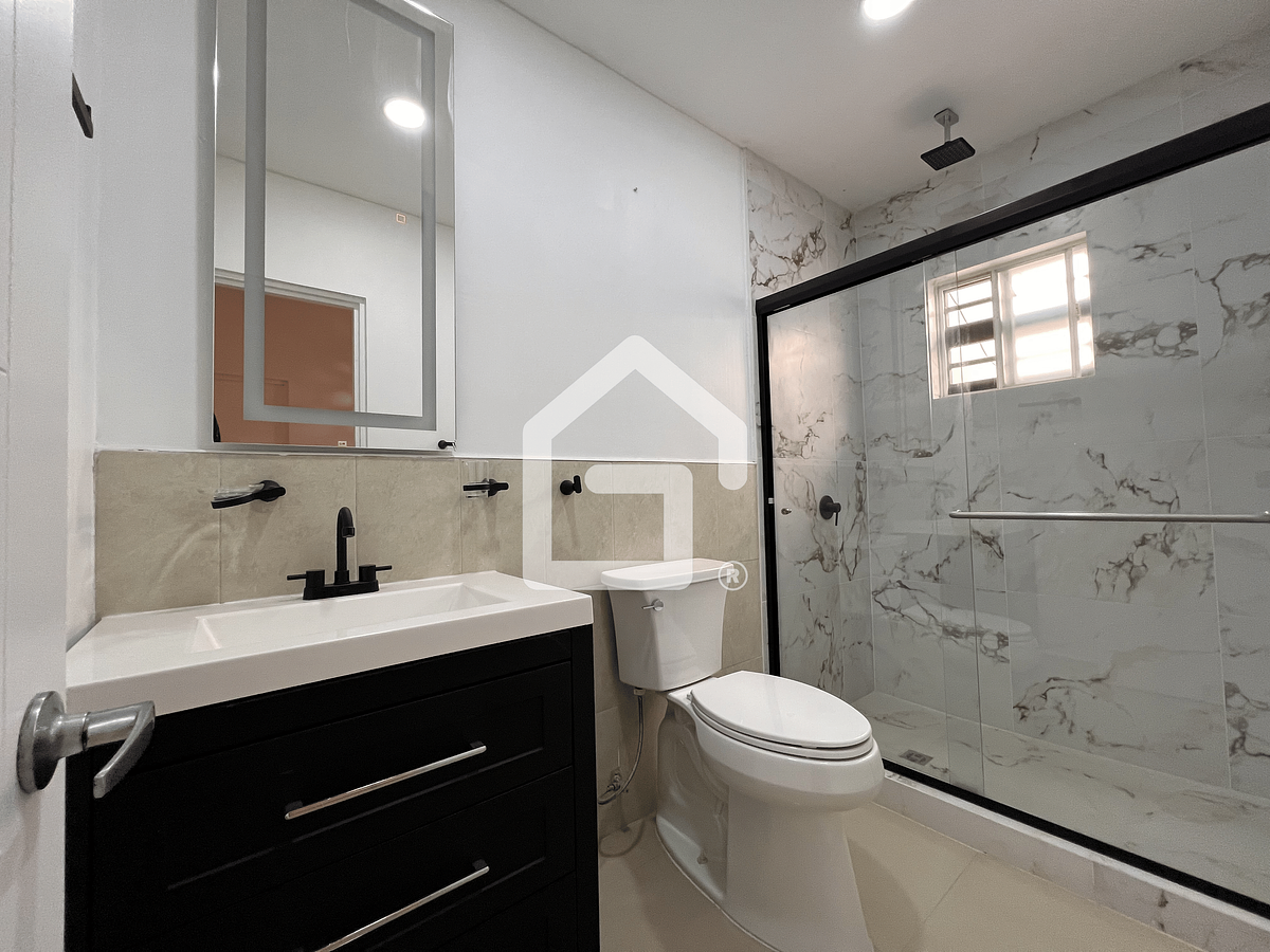 14 de 30: Baño completo 2do piso